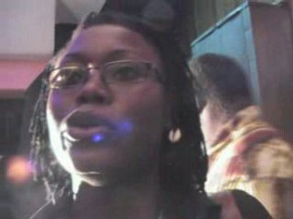 Gaëlle Moudio après le concert ESSIMO! à Douala Cameroun