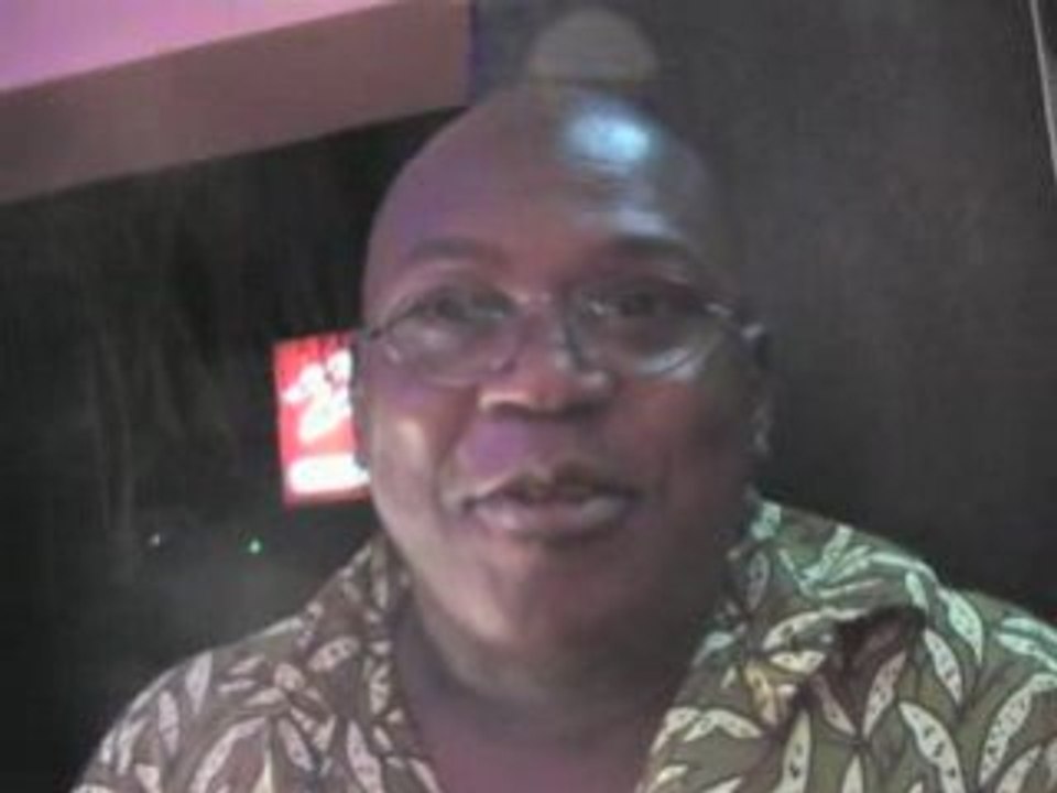 Paul Ekolo après le concert ESSIMO! à Douala-Cameoun