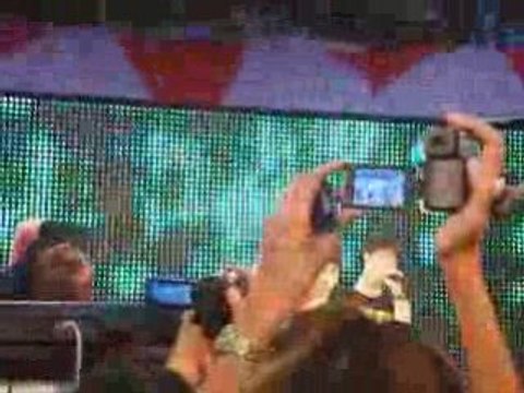 SHINee - Love Like Oxygen @ Channel Thailand 081121