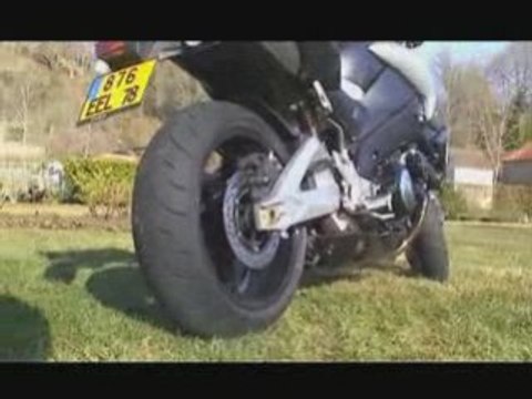 Suzuki Hayabusa 1340 contre la Suzuki B-KING 1340