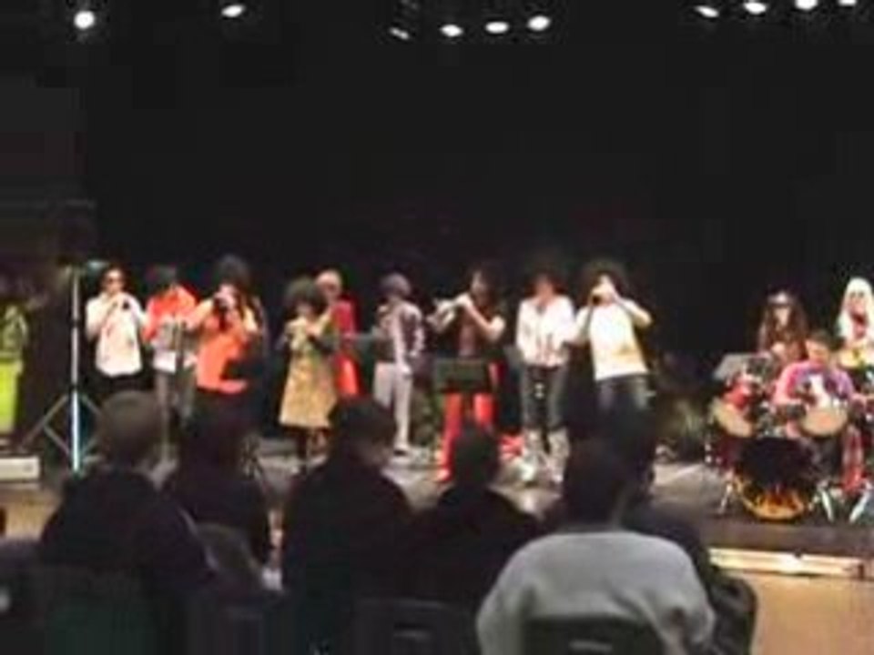 Bombardes du Bagad Sonerien Bro Dreger (Perros) à Ergué 2008