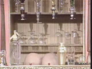 Lachvandedag.nl - Vrouw achter de bar