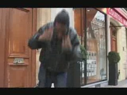 insolite bagarre dans la rue