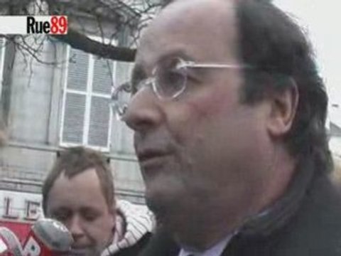 Hollande à la manif du secteur audiovisuel public à Paris