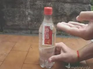 Tour de magie bouteille et ketchup