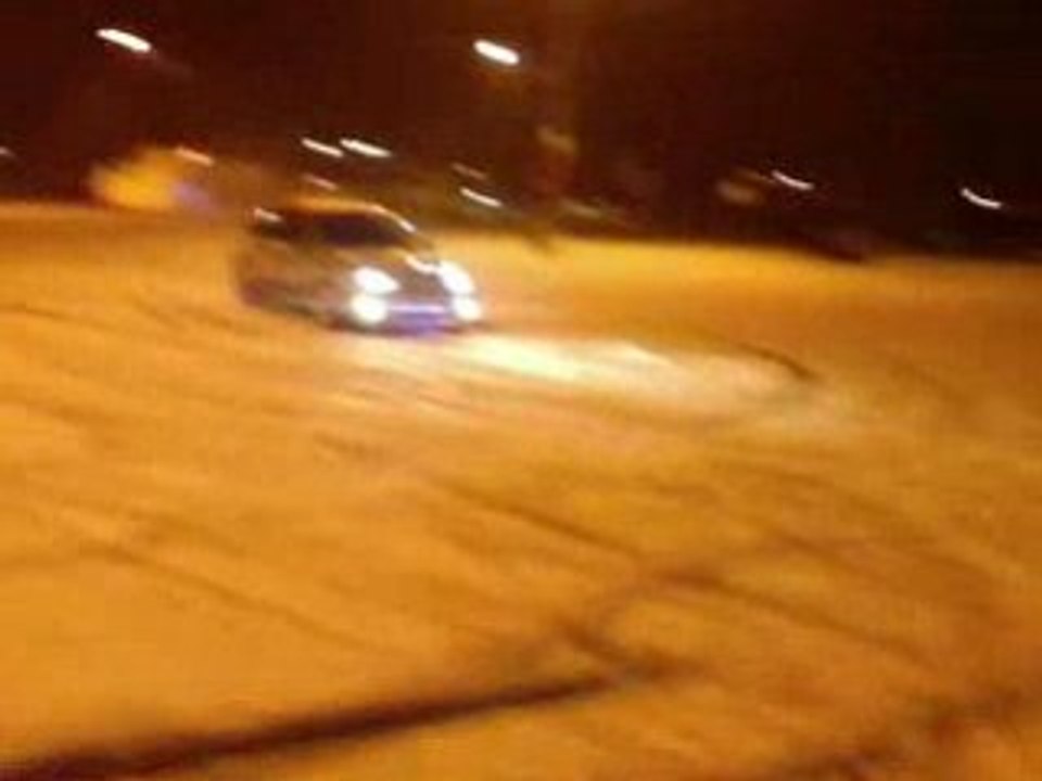 ptit delire ds la neige sur les parking