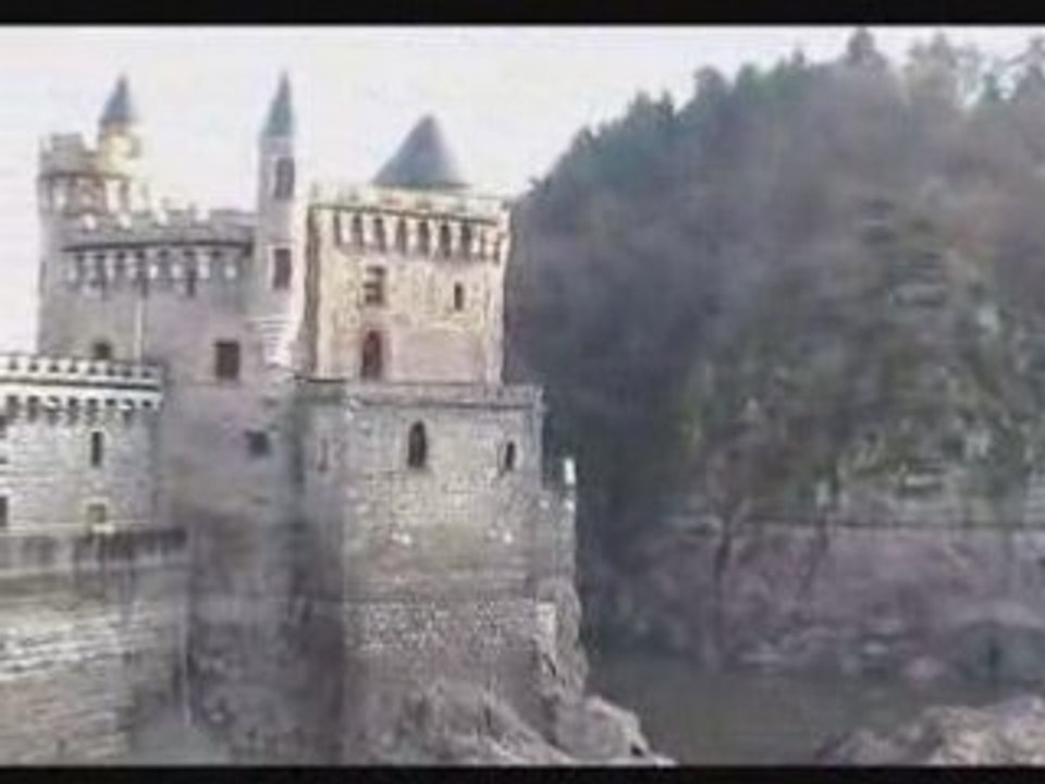 CHATEAU DE LA ROCHE EN VIDEO -  sonoclairmatin
