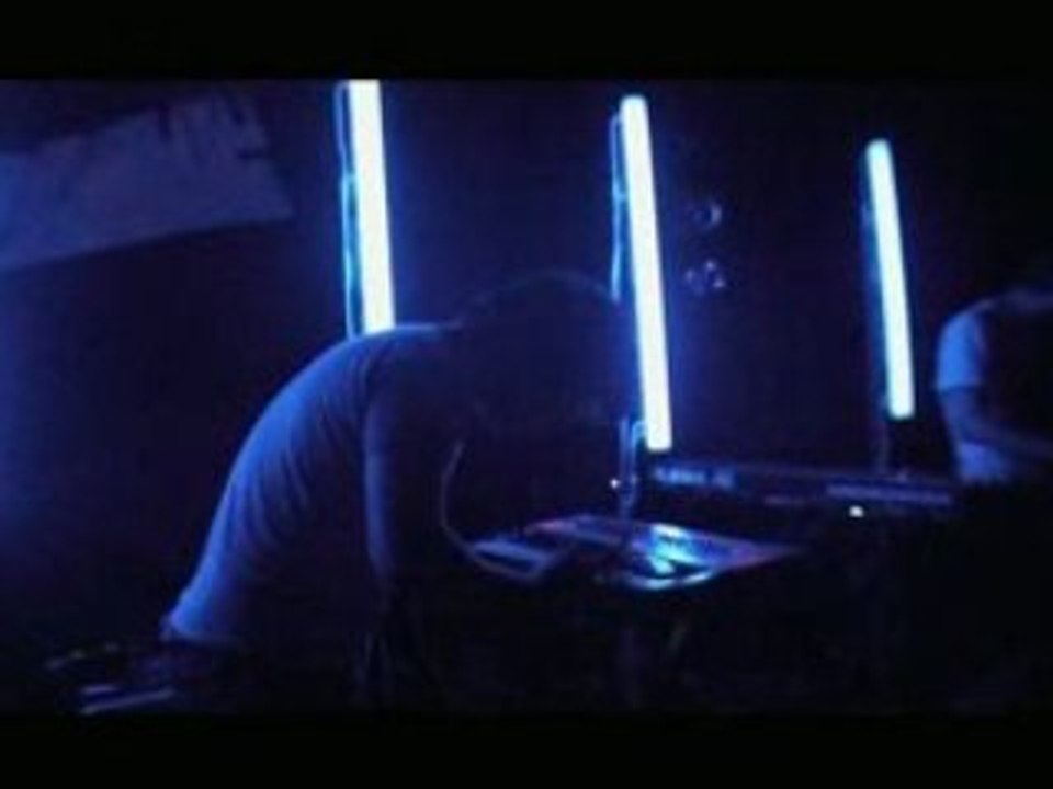 Genghis Tron - "Board Up The House"