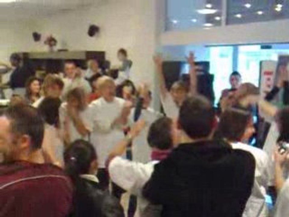 L'équipe ENFANCE danse le HIPHOP