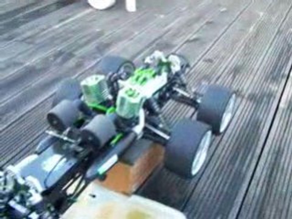 Savage 6X6 Twin Axial rodage 3