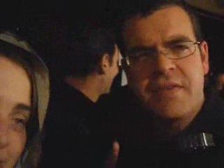 Au bar, juste avant le spectacle, la tension monte....