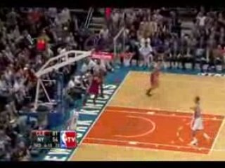 LeBron James Breakaway Slam Dunk vs. Knicks (11.25.08)