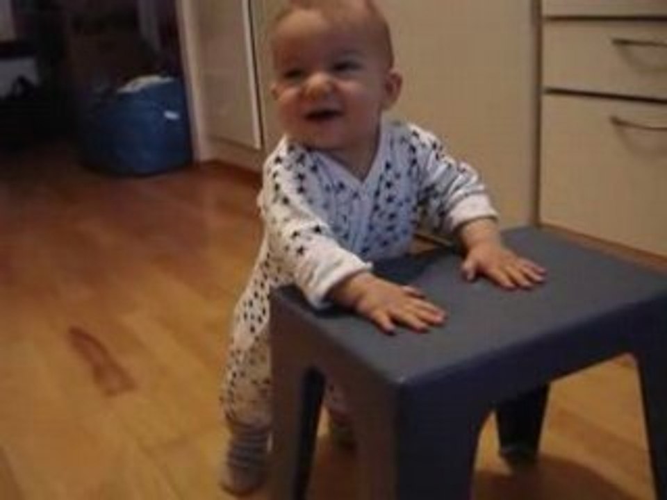 Oskar 8 mois