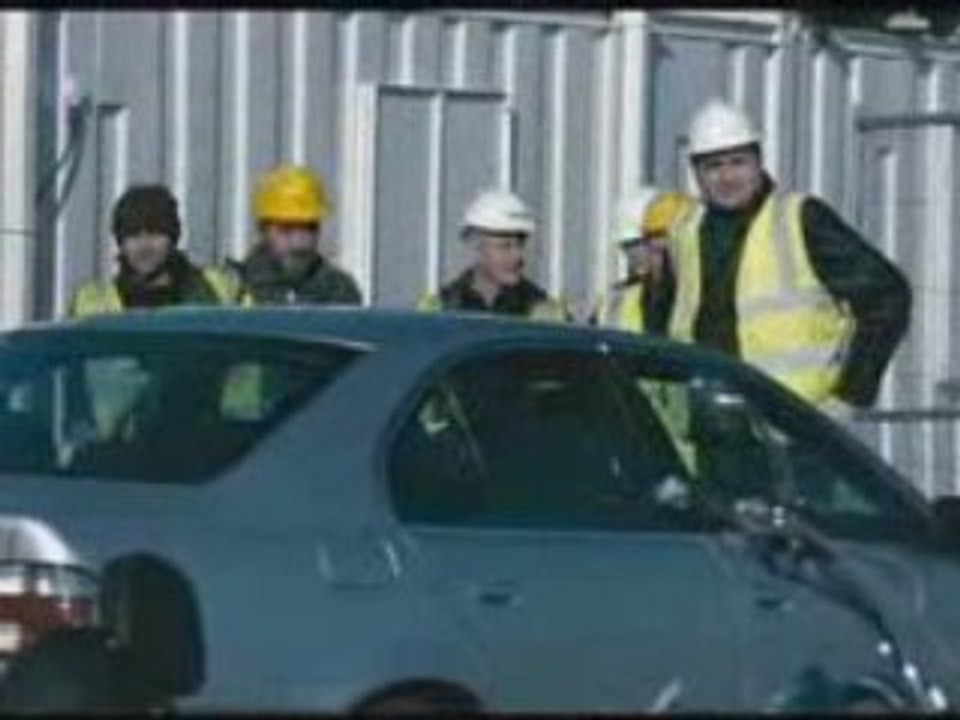 It's a free world (trailer)