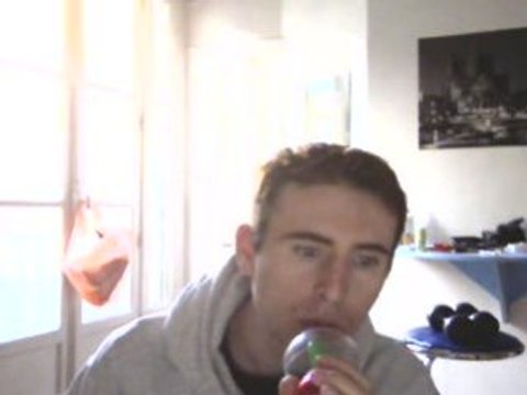 Wiwi égratigne Bonjour bonjour de Julie Bataille