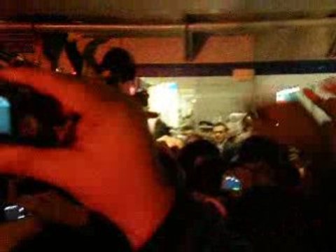 Το contra.gr στην άφιξη του Παναθηναϊκού από το Μιλάνο