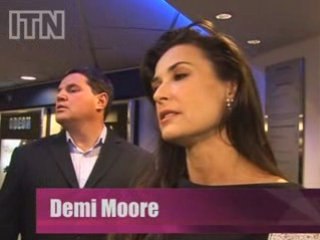 Demi Moore proves she's 'Flawwless'