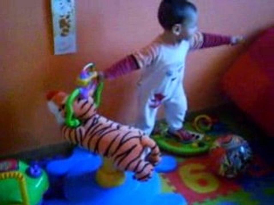 14 MOIS AVES SON TIGROU