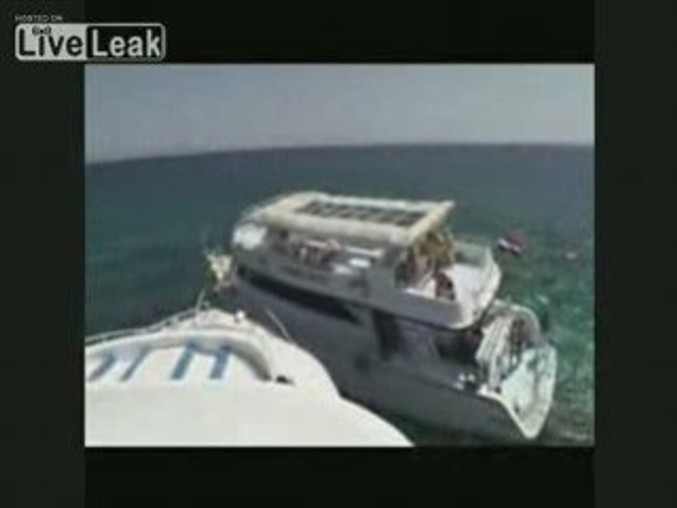 ACCIDENT  ENTRE 2 BATEAUX