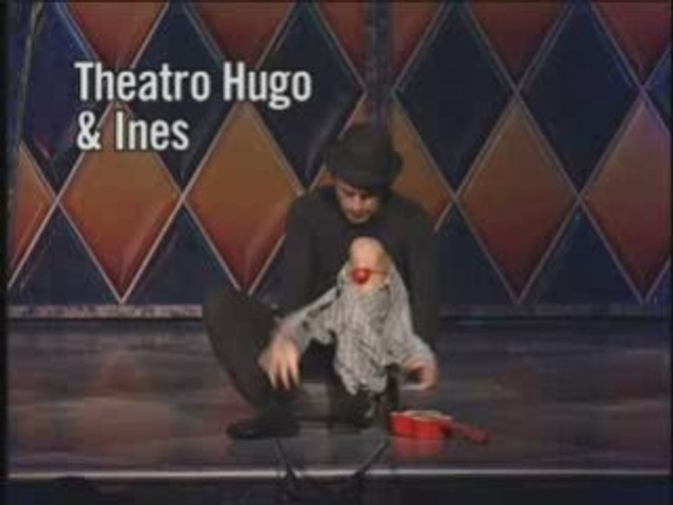 Theatro Hugo   Ines - Genoux musicien