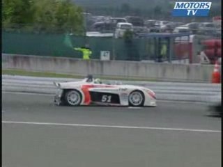 Michael Rossi percute Simon Moulton leader de la THP spider