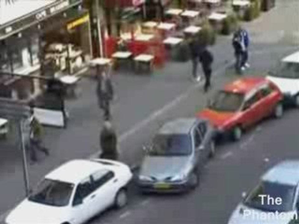 Régis gare sa voiture