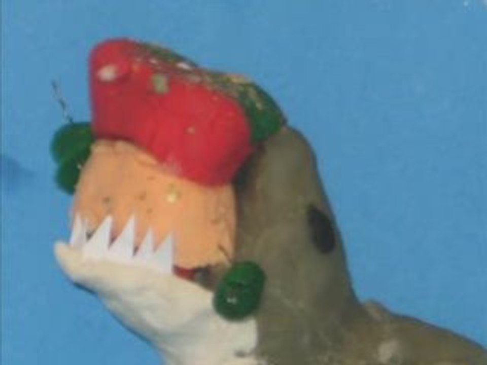 Mr . Patate fait du surf. Un flim qui a la frite