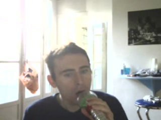 Wiwi égratigne "Don't say it's over"