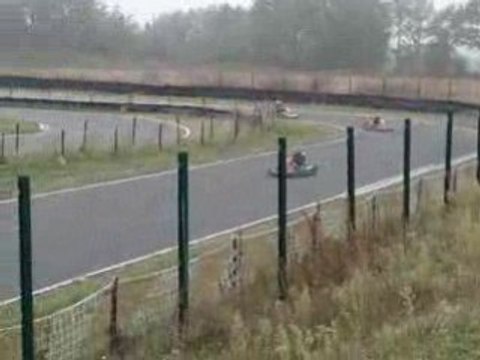 Régis fait du kart