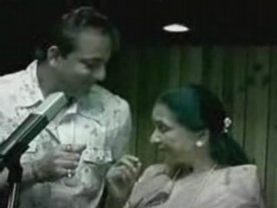 Asha Bhosle & Sanjay Dutt ♥ Chahiye (Aapke Dil Mein)