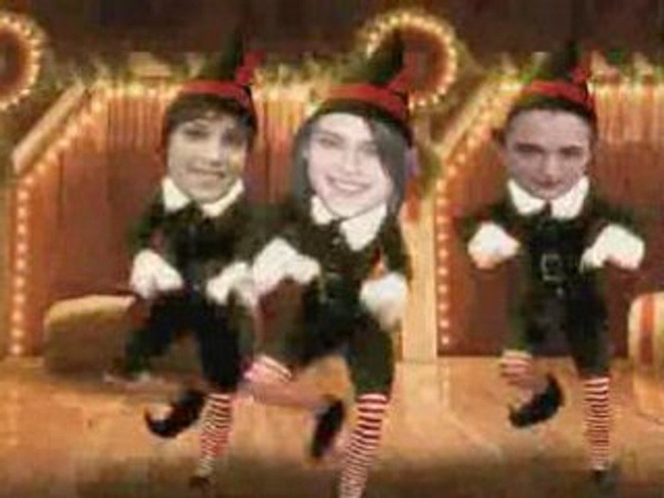 Exclsive Twilight Cast HoeDown from Breaking Dawn Revelation