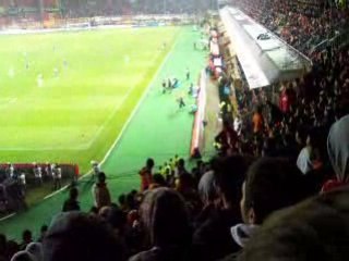 Sami Yen'de Cekirdek Citleyen Polisler