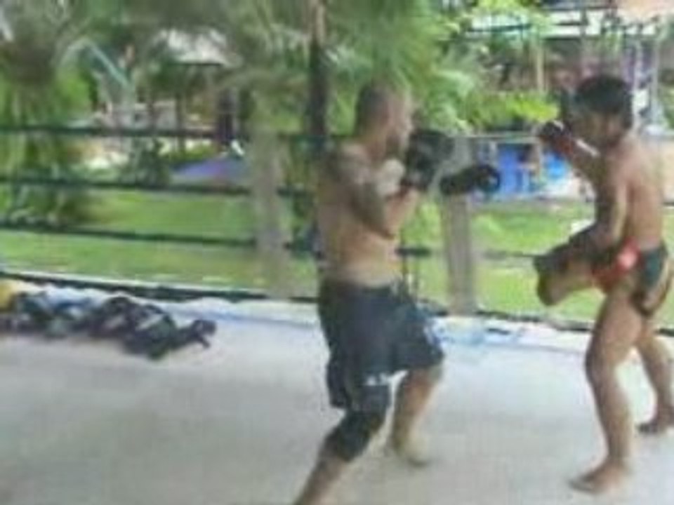 Muay Thai padwork at Tiger Muay Thai