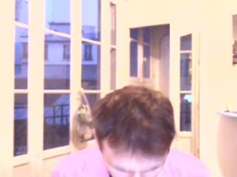 Wiwi égratigne Trentenaire et célibataire