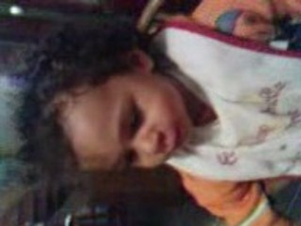 Lola chante la Marseillaise