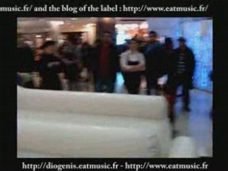 FlashMob Freeze Montréal 28 Novembre 2008 Diogenis &EatMusic