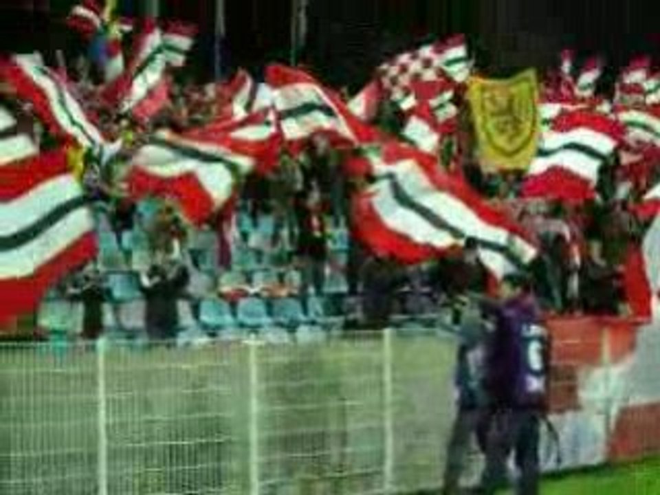 Entrée de Guillaume sur la pelouse pour le tifo