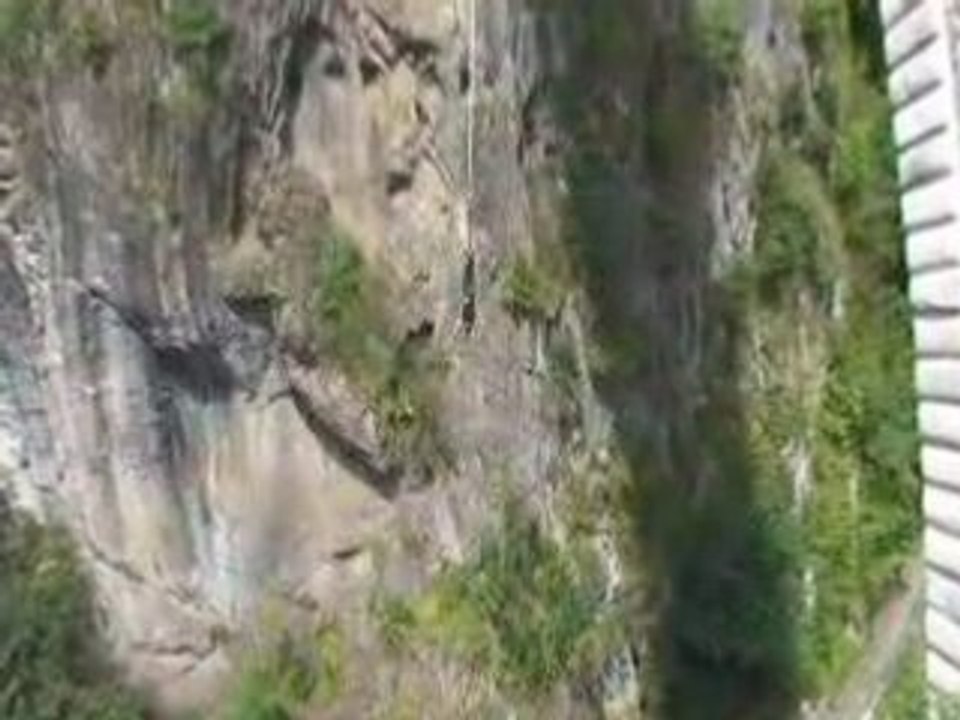 moi saut élastique de 90 m