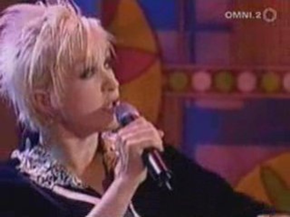 Cyndi Lauper - Shine [Live@The Caroline Rhea Show]