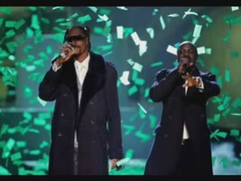Akon feat. Snoop Dogg - Day dreamin