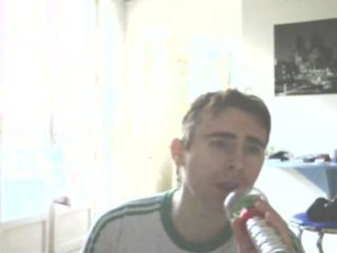 Wiwi égratigne Tant pis