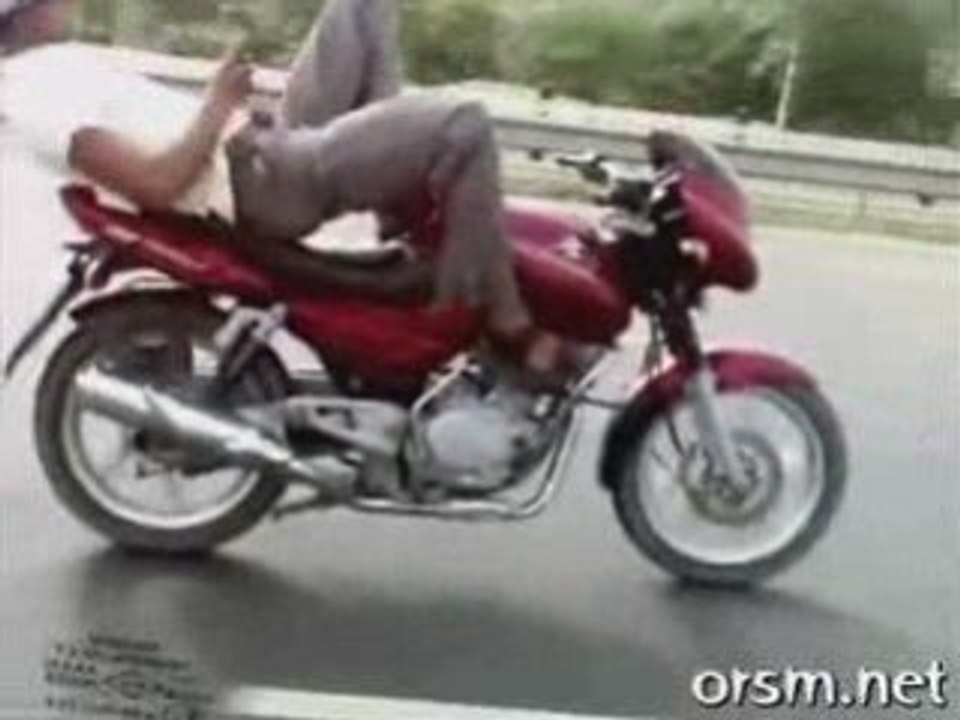 Un Motocycliste