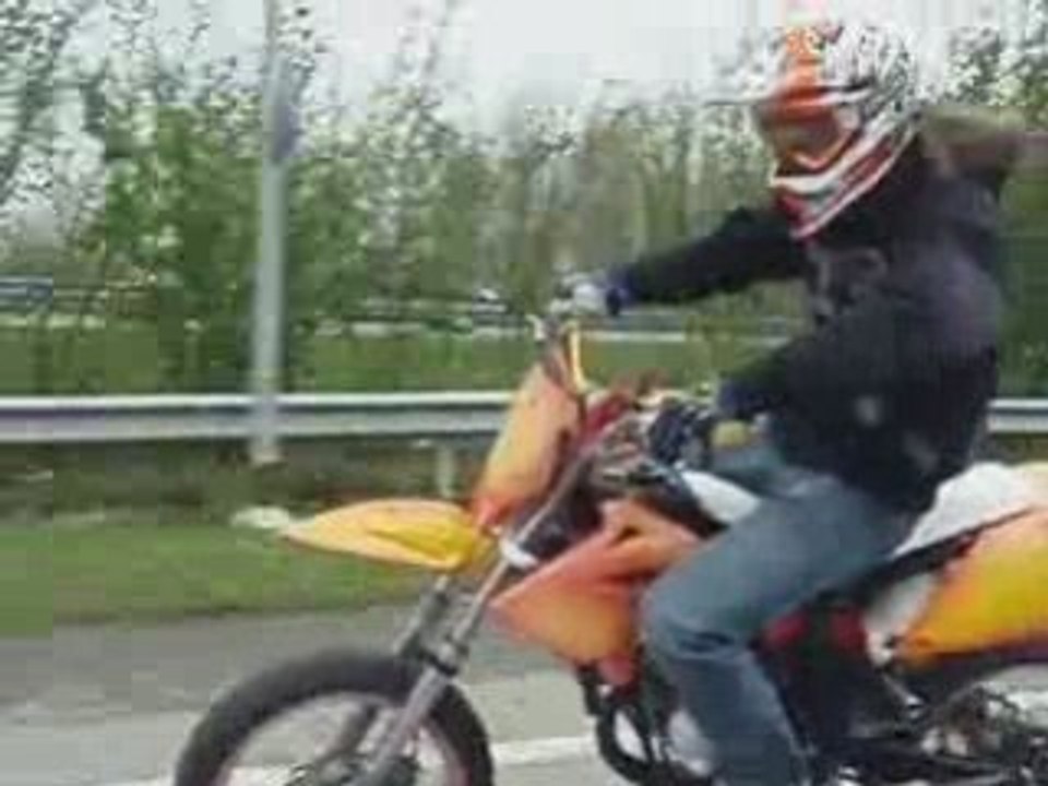 Scooter, stunt, wheelings,Video de Stunt