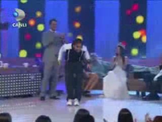 Ismail YK - Moonwalk ve Dans Hareketleri ( 28.11.08 Beyaz )