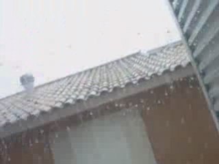 it's raining!