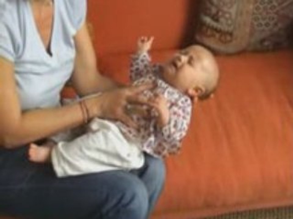 massage  bebeالرضيع2