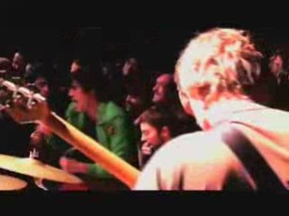 Lightning bolt @ la Maison de la Villette