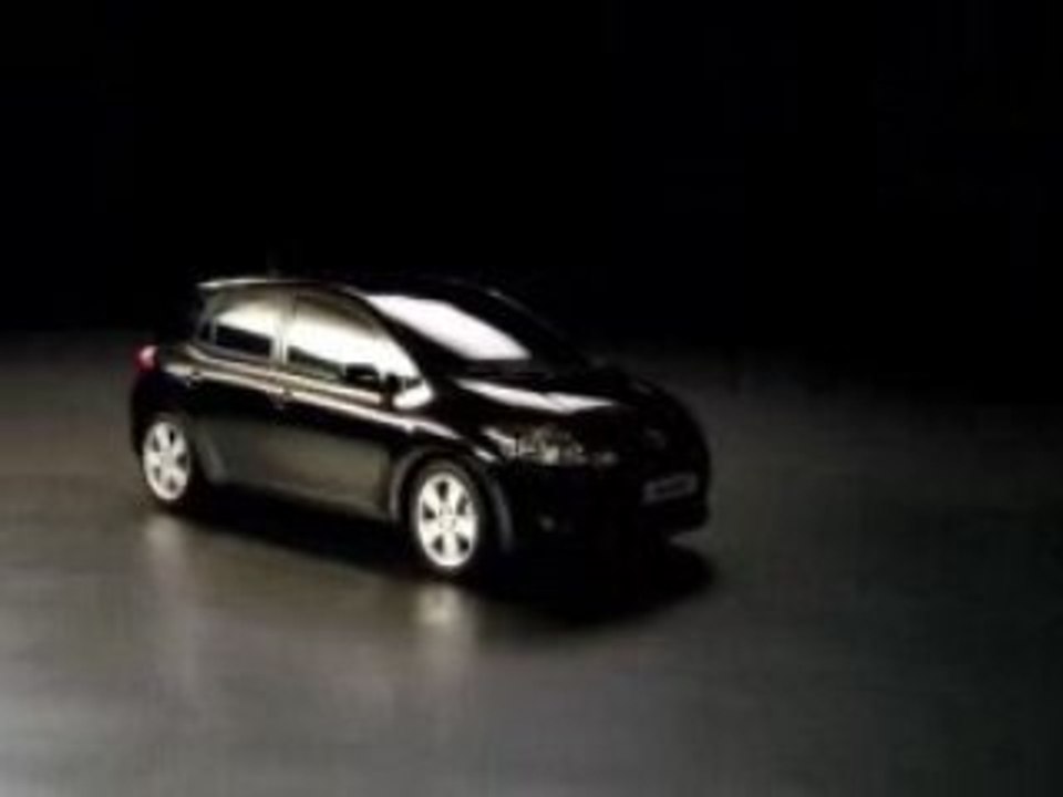 2008 Toyota Auris advertising