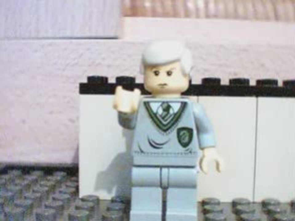 Test Lego qui dit bonjour