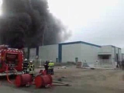 Feu de rouleaux4 grève linpac tarascon.3gp